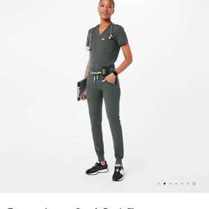 Figs Women's Green Scrub Set